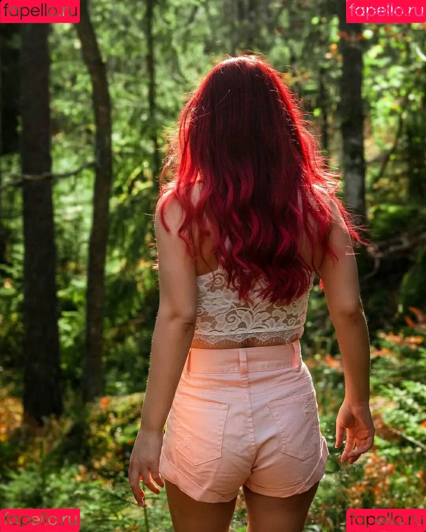 AnnieFuchsia Onlyfans Photo Gallery 