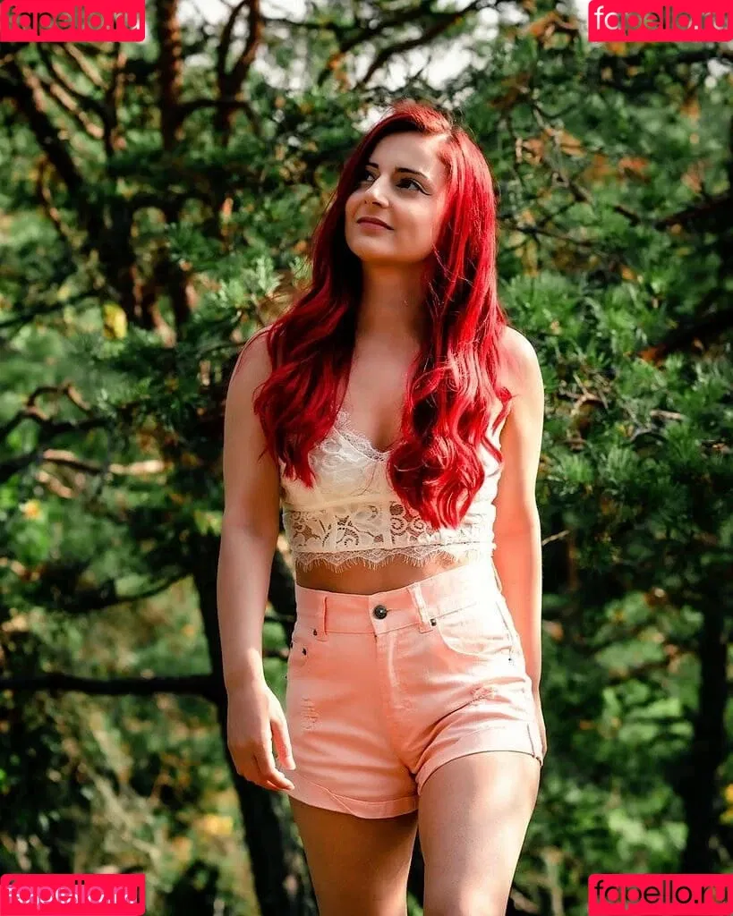 AnnieFuchsia Onlyfans Photo Gallery 