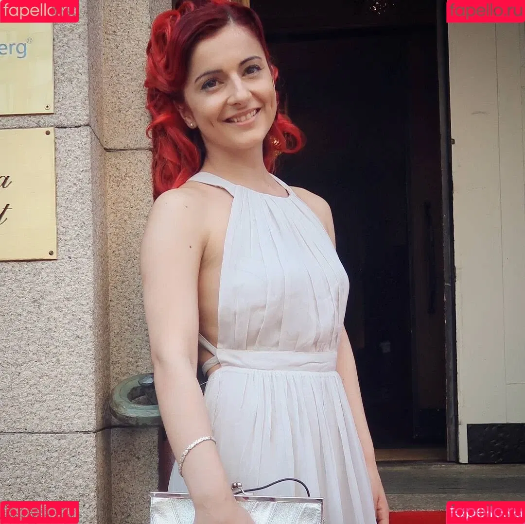 AnnieFuchsia Onlyfans Photo Gallery 