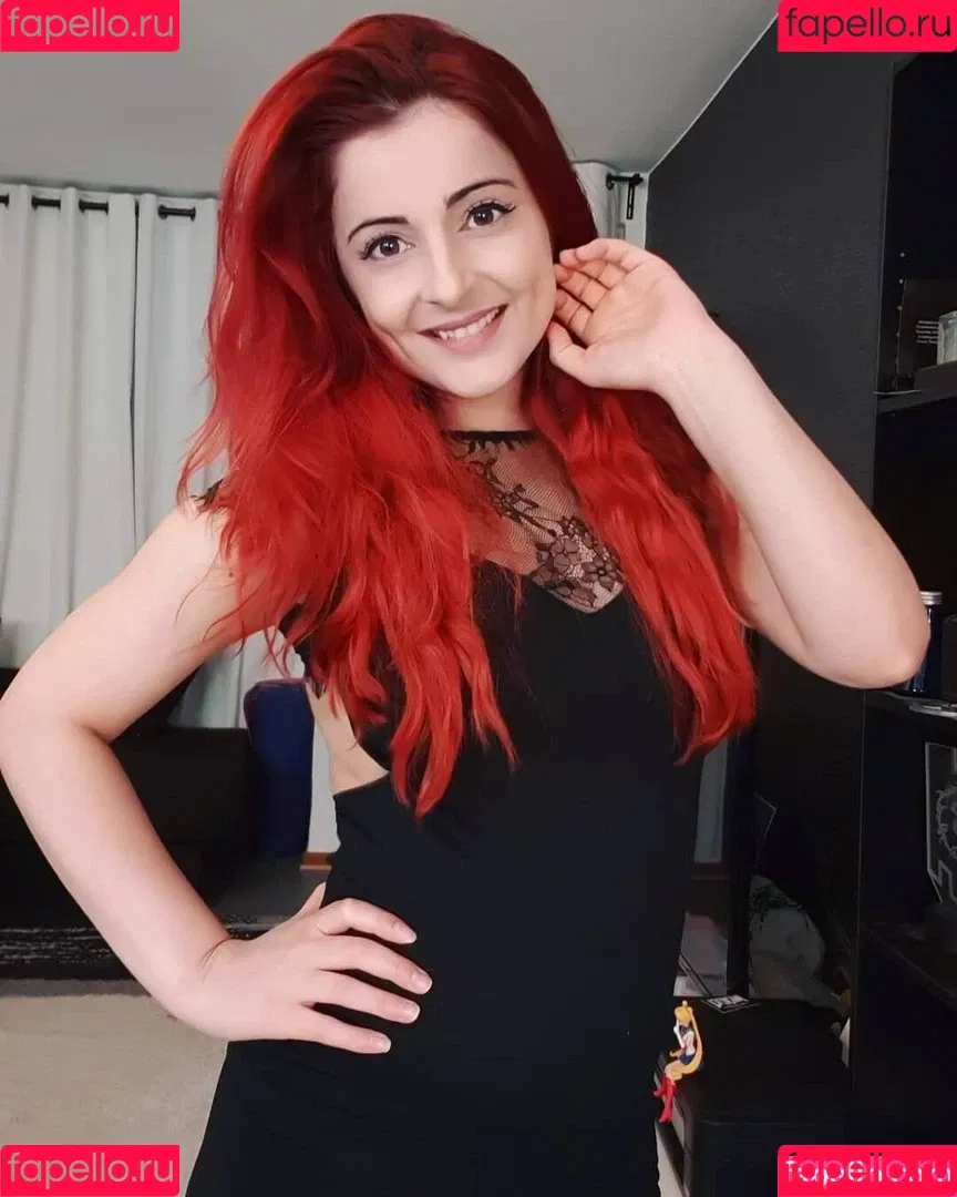 AnnieFuchsia Onlyfans Photo Gallery 