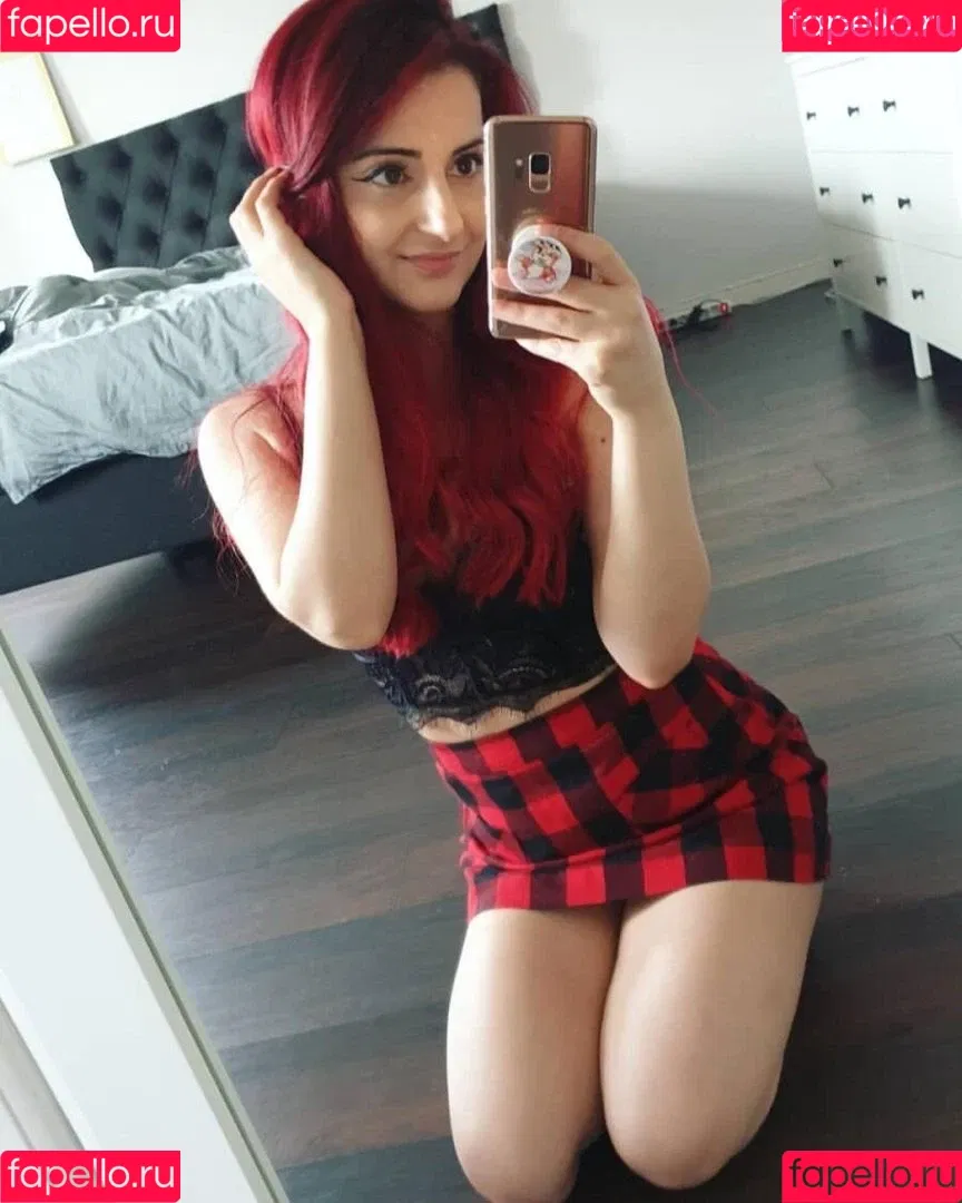 AnnieFuchsia Onlyfans Photo Gallery 