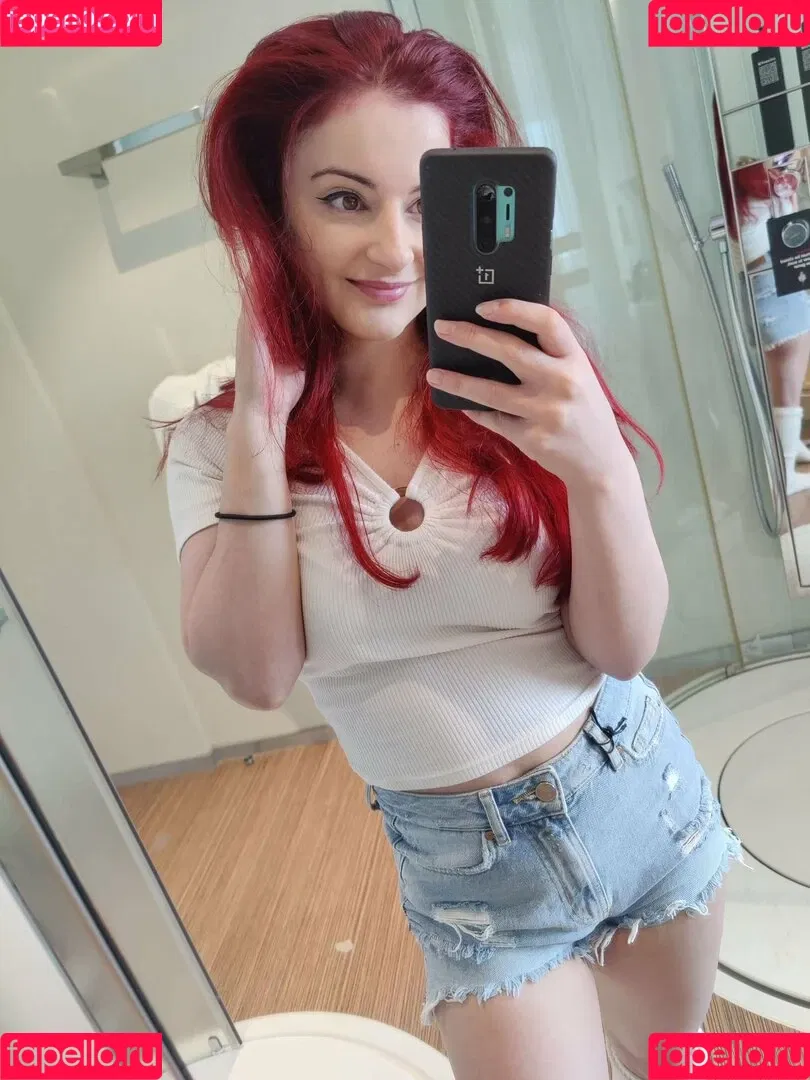 AnnieFuchsia Onlyfans Photo Gallery 