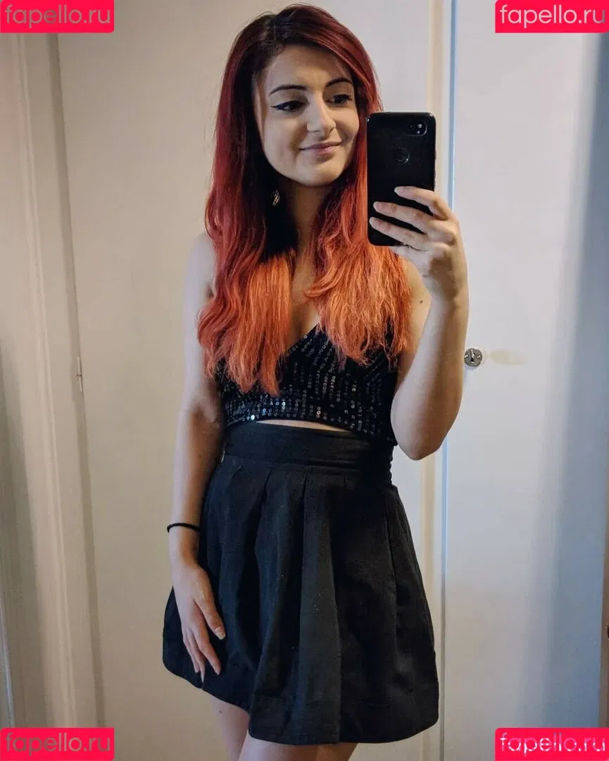 AnnieFuchsia Onlyfans Photo Gallery 