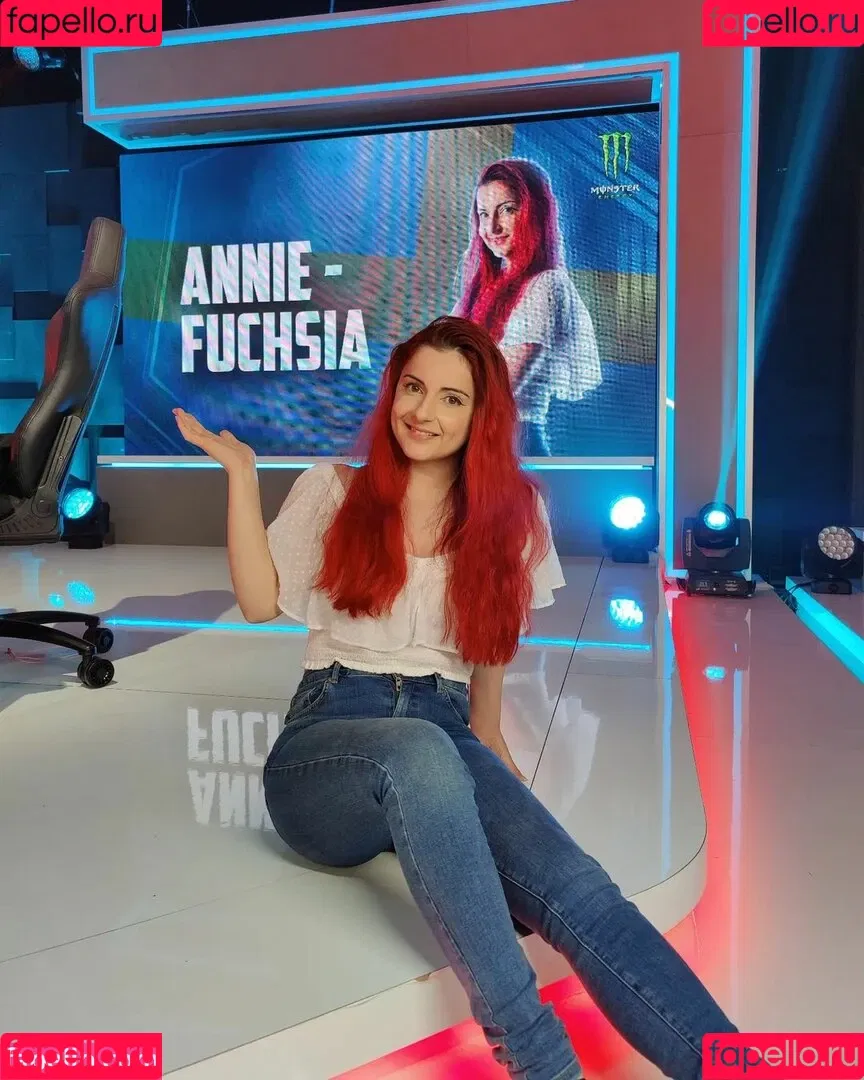 AnnieFuchsia Onlyfans Photo Gallery 