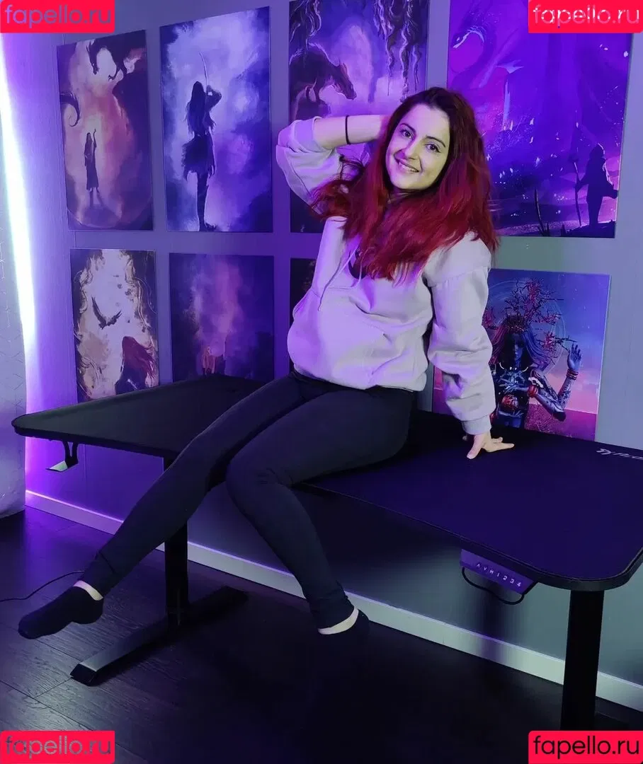 AnnieFuchsia Onlyfans Photo Gallery 