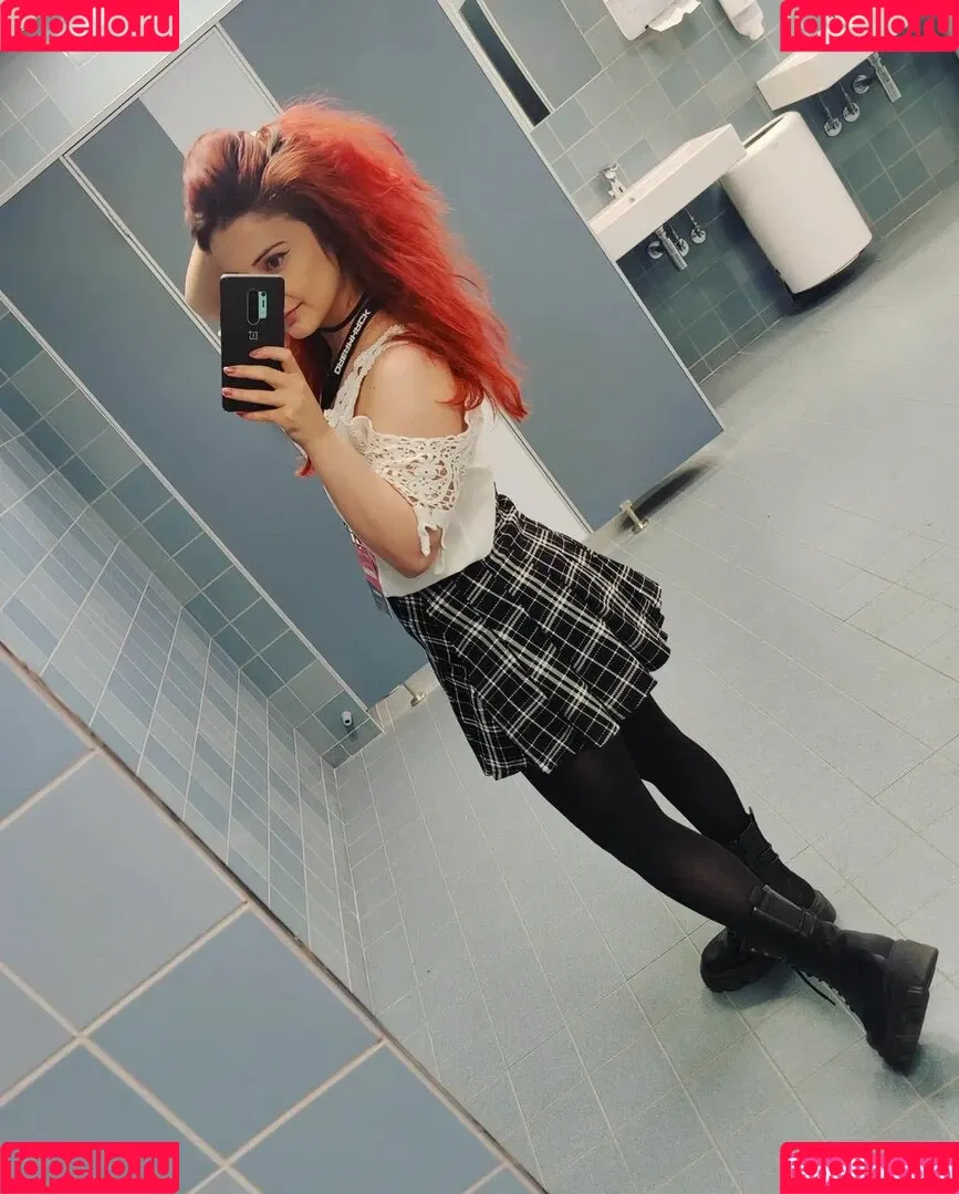 AnnieFuchsia Onlyfans Photo Gallery 