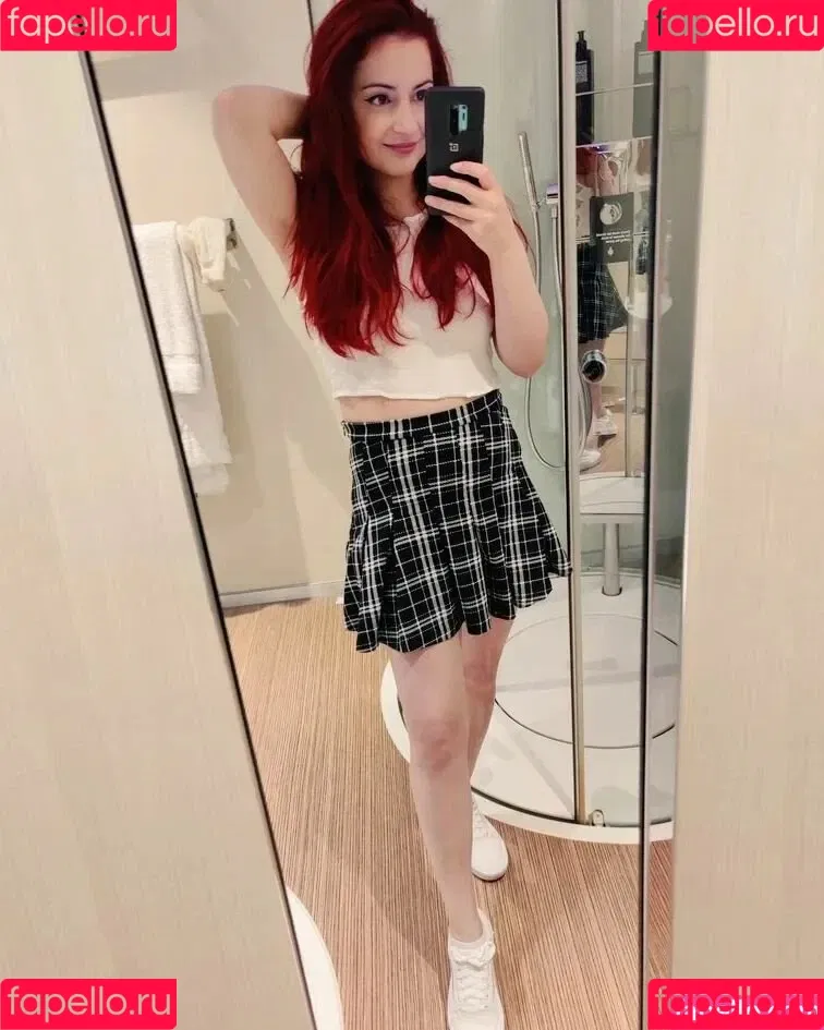 AnnieFuchsia Onlyfans Photo Gallery 