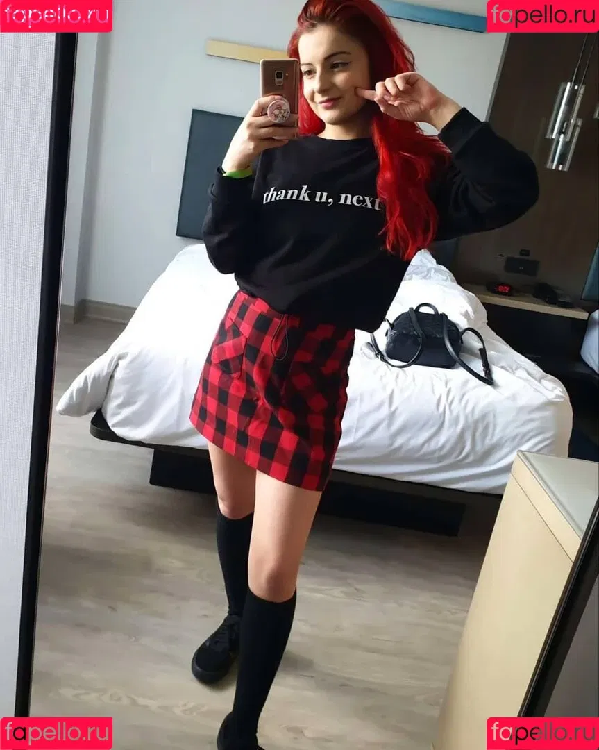 AnnieFuchsia Onlyfans Photo Gallery 
