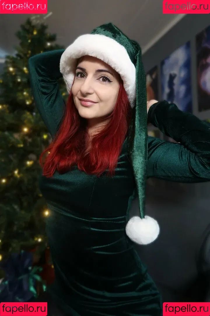 AnnieFuchsia Onlyfans Photo Gallery 