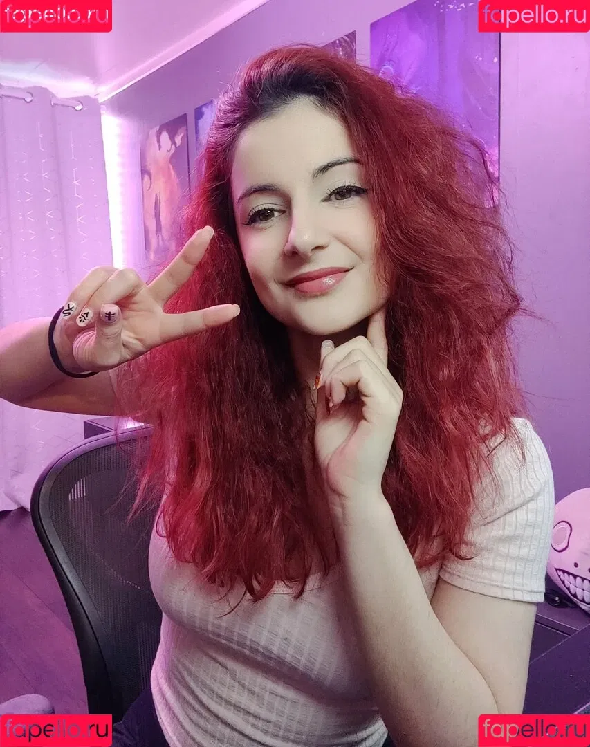 AnnieFuchsia Onlyfans Photo Gallery 