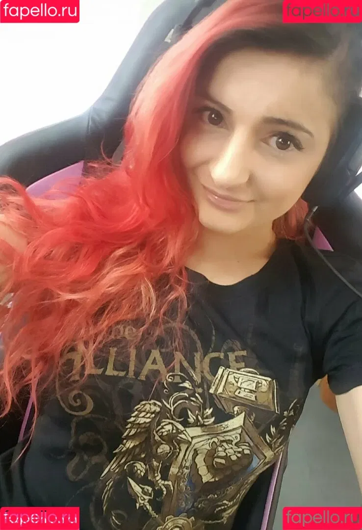AnnieFuchsia Onlyfans Photo Gallery 