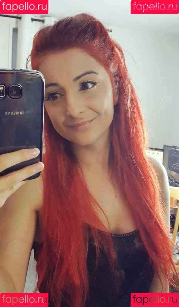 AnnieFuchsia Onlyfans Photo Gallery 