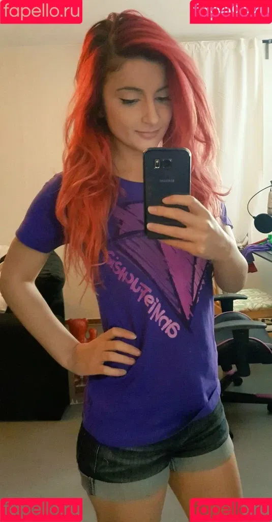 AnnieFuchsia Onlyfans Photo Gallery 