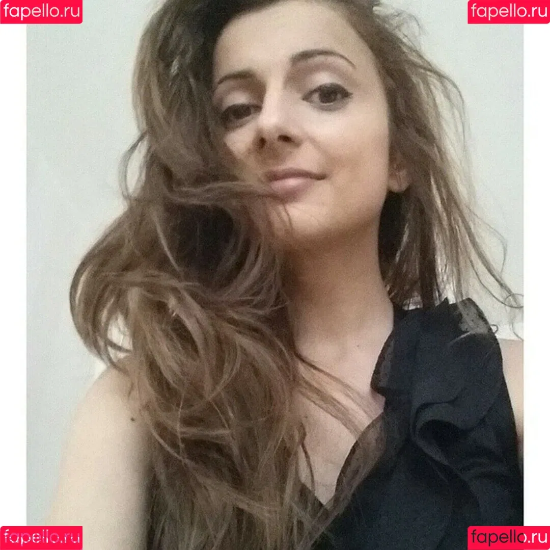 AnnieFuchsia Onlyfans Photo Gallery 