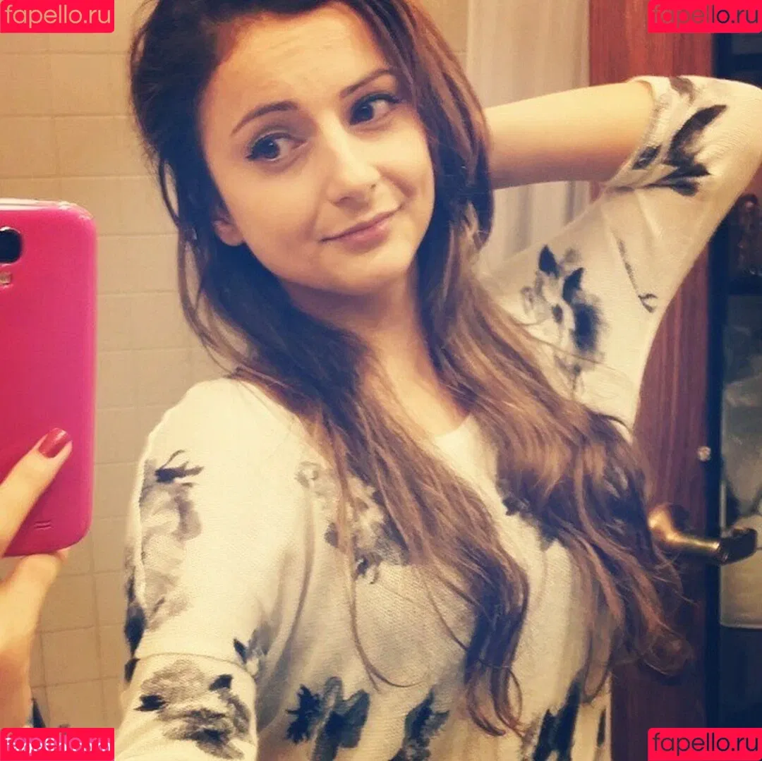 AnnieFuchsia Onlyfans Photo Gallery 