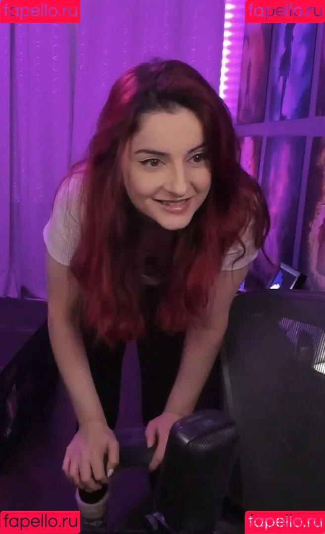 AnnieFuchsia Onlyfans Photo Gallery 