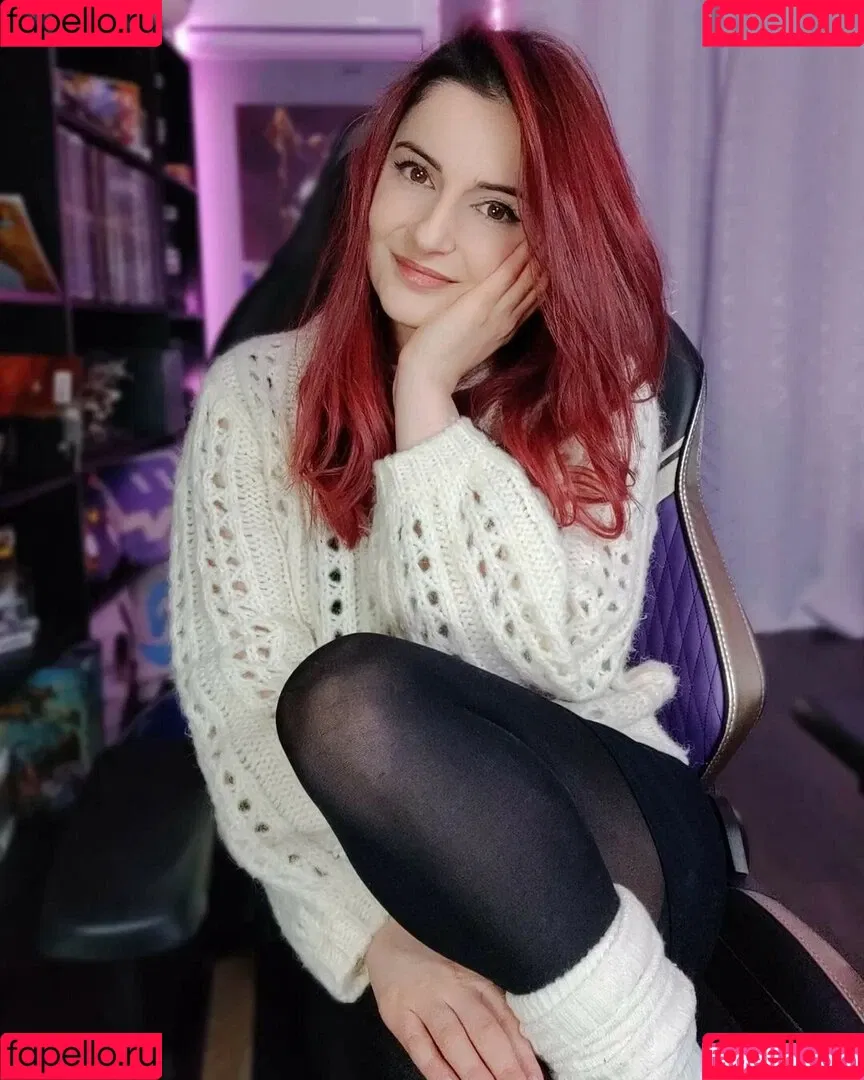 AnnieFuchsia Onlyfans Photo Gallery 