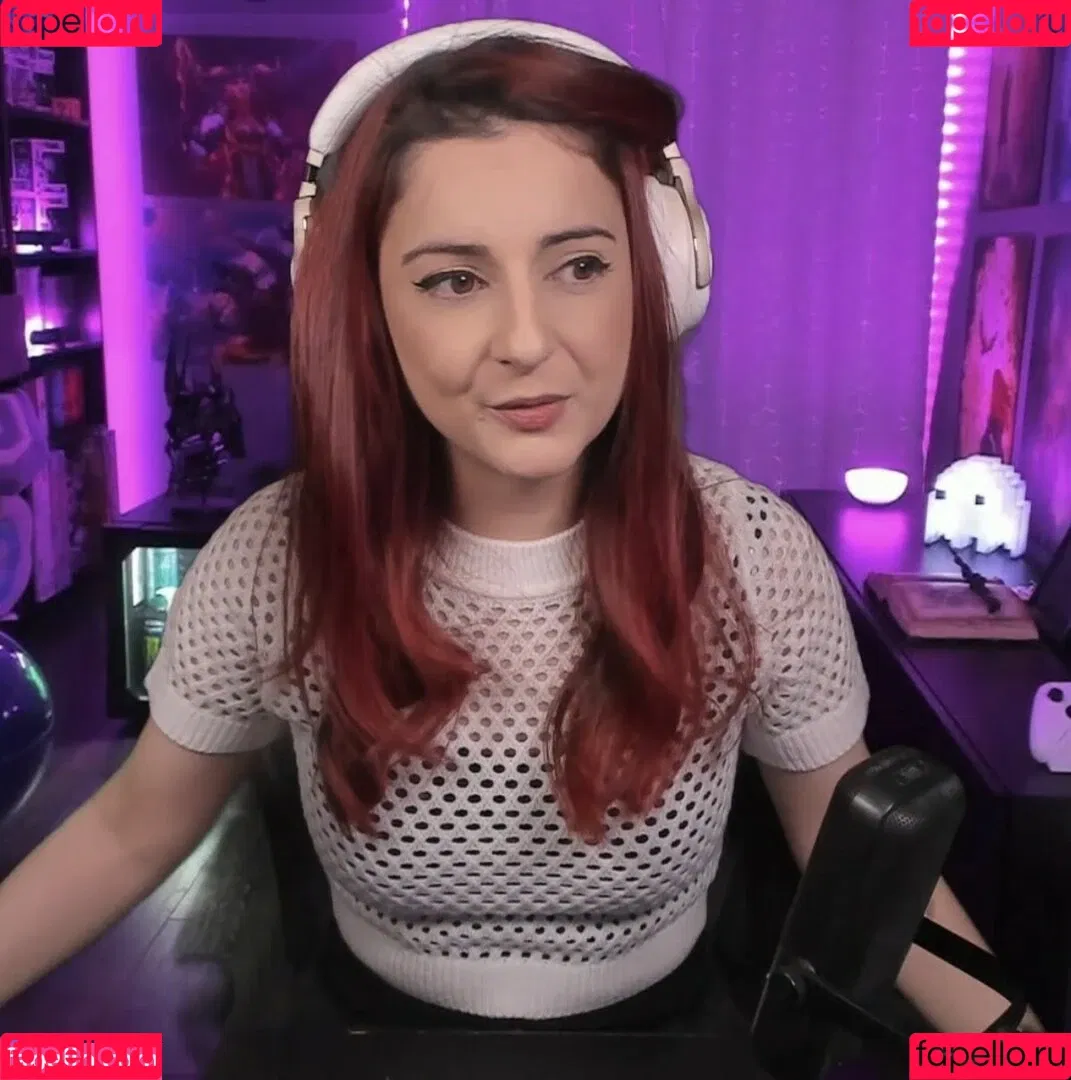 AnnieFuchsia Onlyfans Photo Gallery 