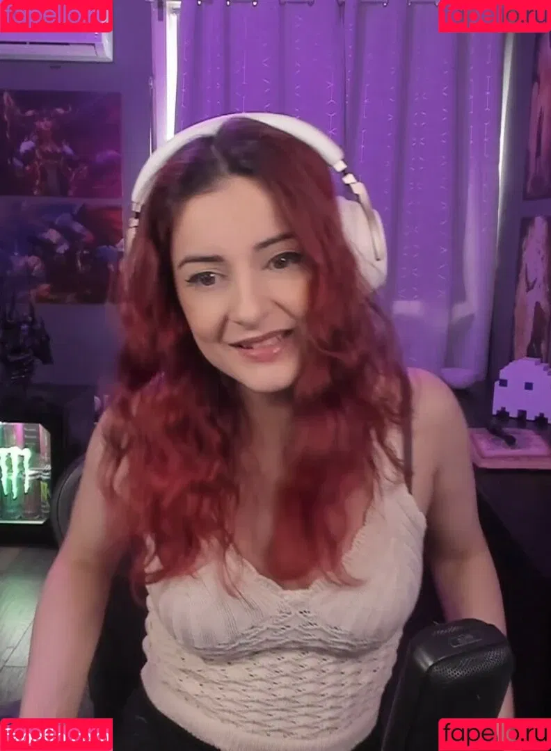 AnnieFuchsia Onlyfans Photo Gallery 