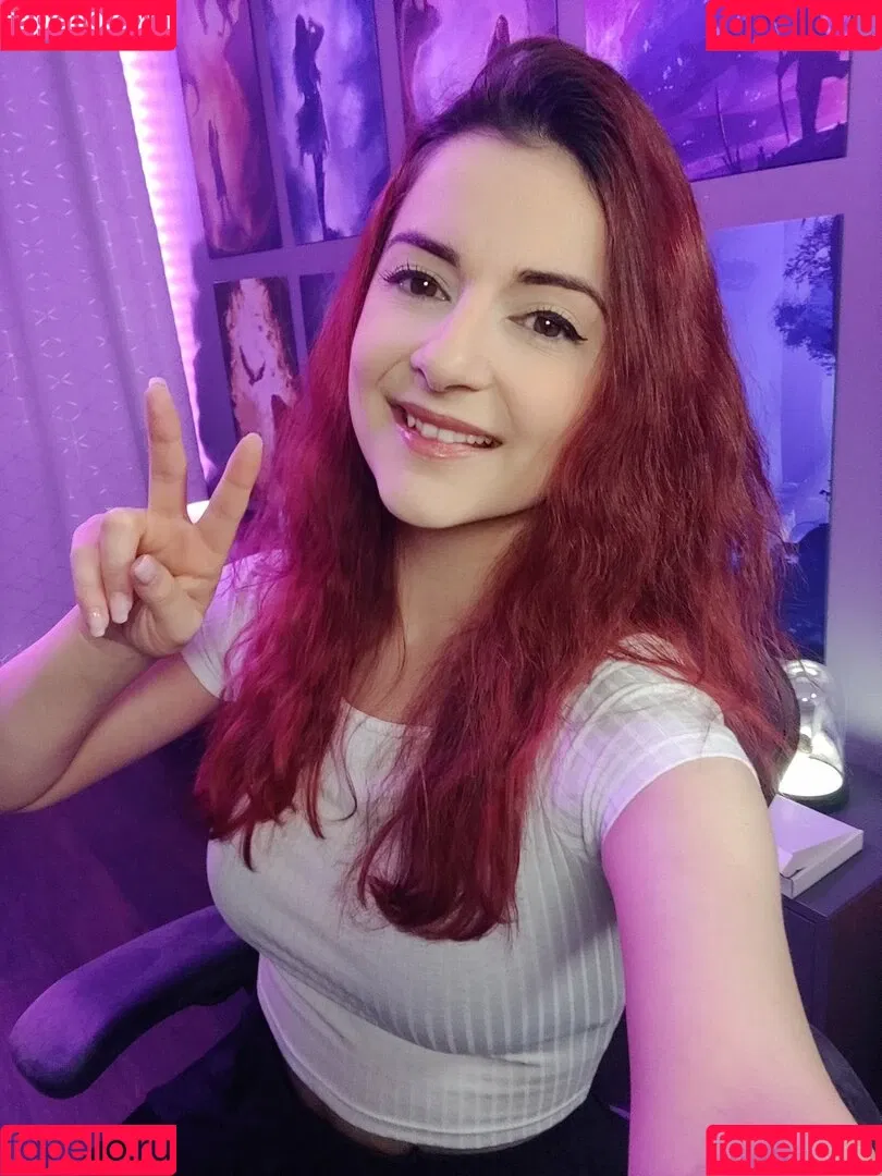 AnnieFuchsia Onlyfans Photo Gallery 