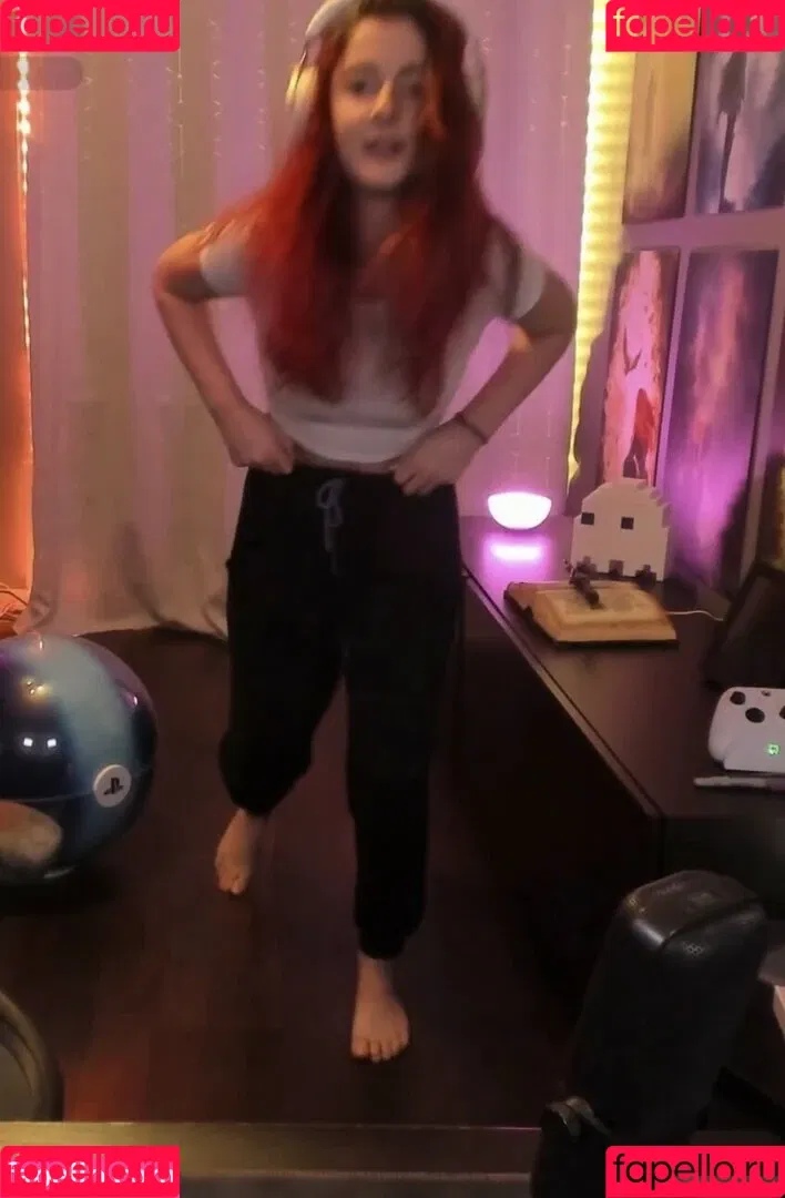 AnnieFuchsia Onlyfans Photo Gallery 