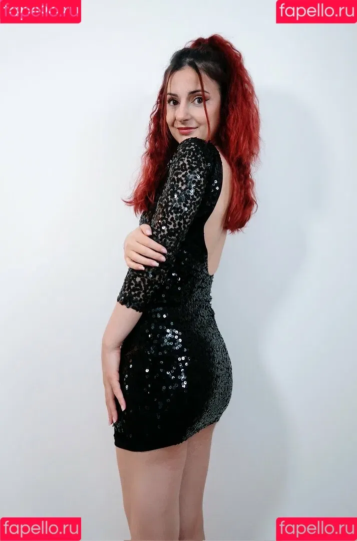 AnnieFuchsia Onlyfans Photo Gallery 