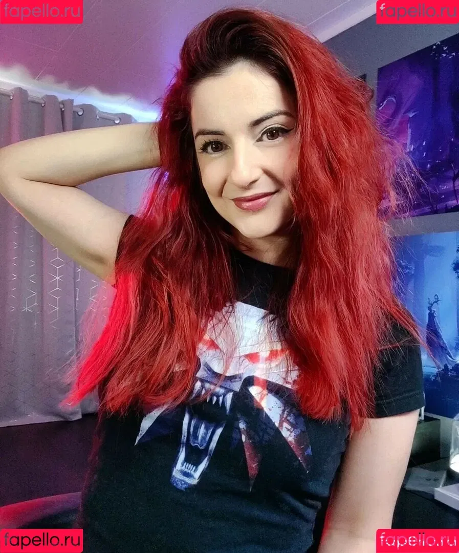 AnnieFuchsia Onlyfans Photo Gallery 