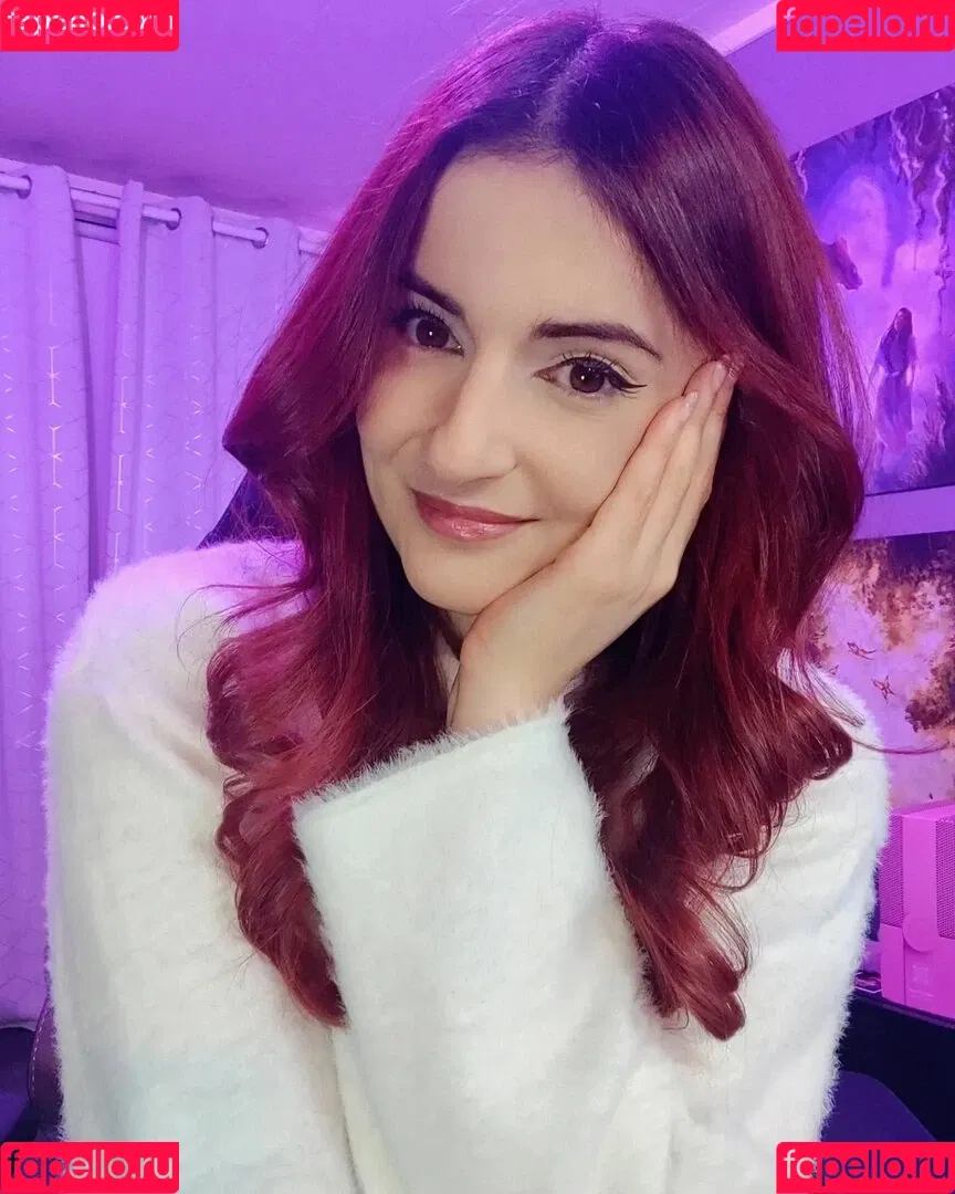 AnnieFuchsia Onlyfans Photo Gallery 
