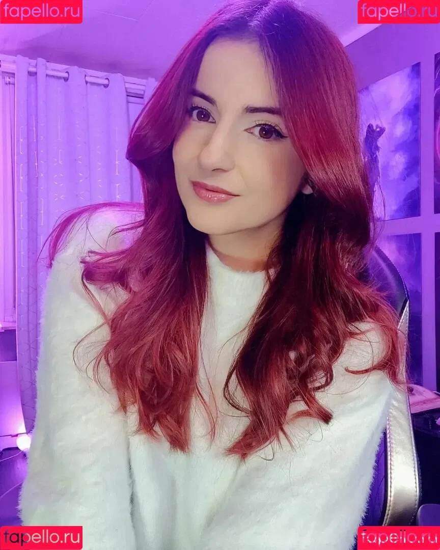AnnieFuchsia Onlyfans Photo Gallery 