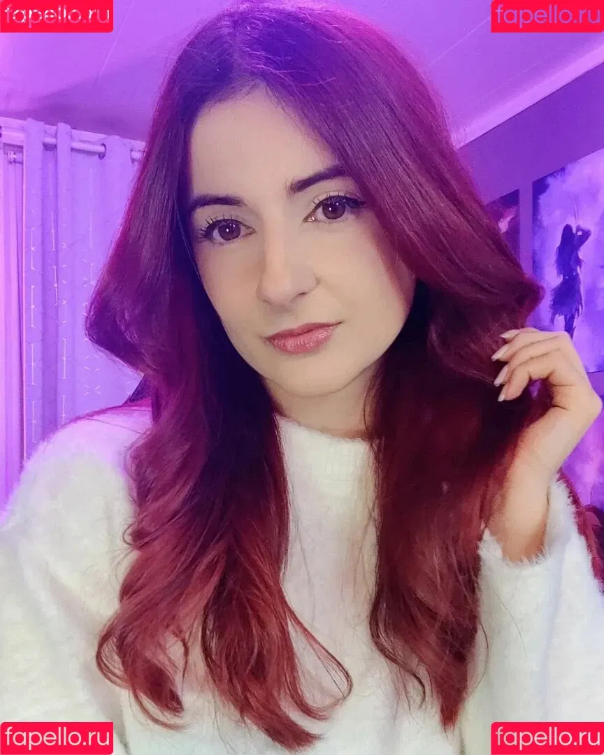 AnnieFuchsia Onlyfans Photo Gallery 