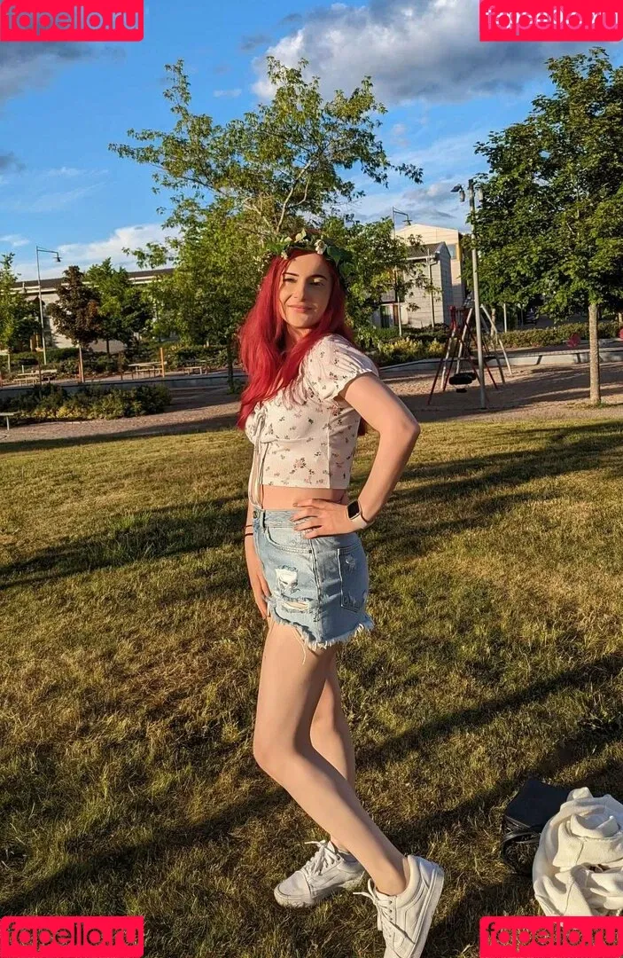 AnnieFuchsia Onlyfans Photo Gallery 