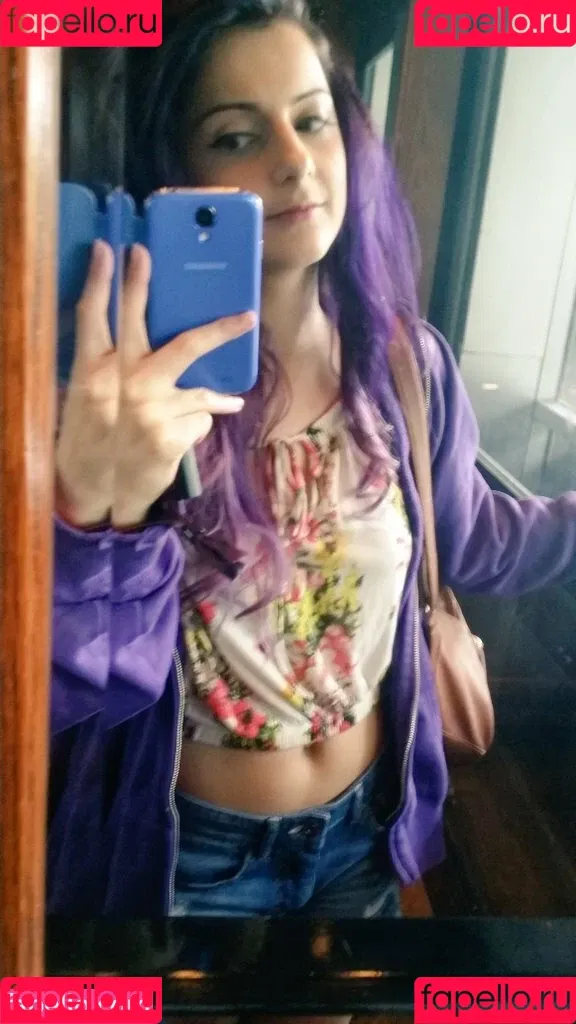 AnnieFuchsia Onlyfans Photo Gallery 