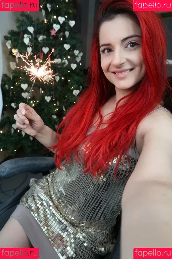 AnnieFuchsia Onlyfans Photo Gallery 