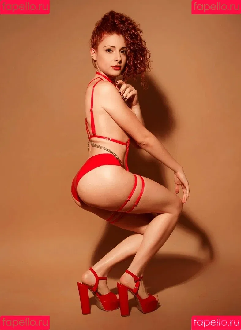 AnnieFuchsia Onlyfans Photo Gallery 