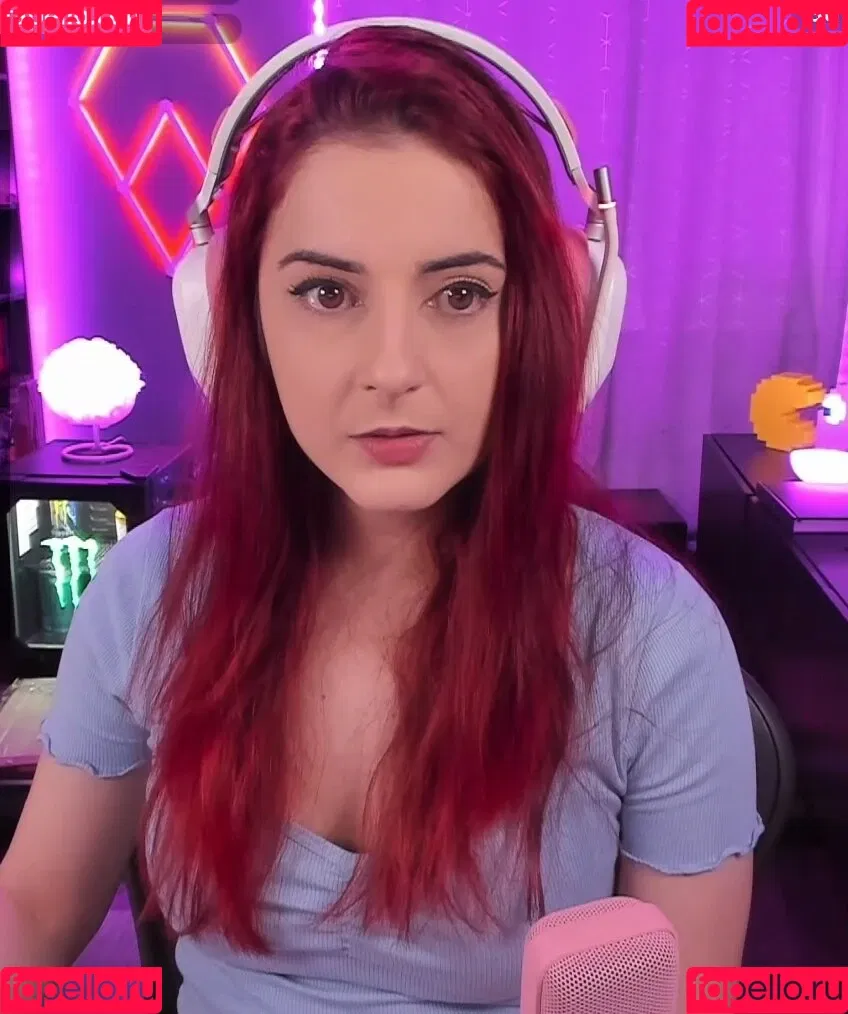 AnnieFuchsia Onlyfans Photo Gallery 