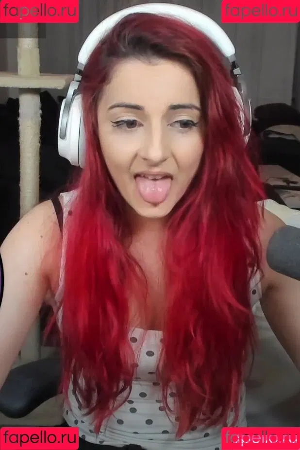 AnnieFuchsia Onlyfans Photo Gallery 