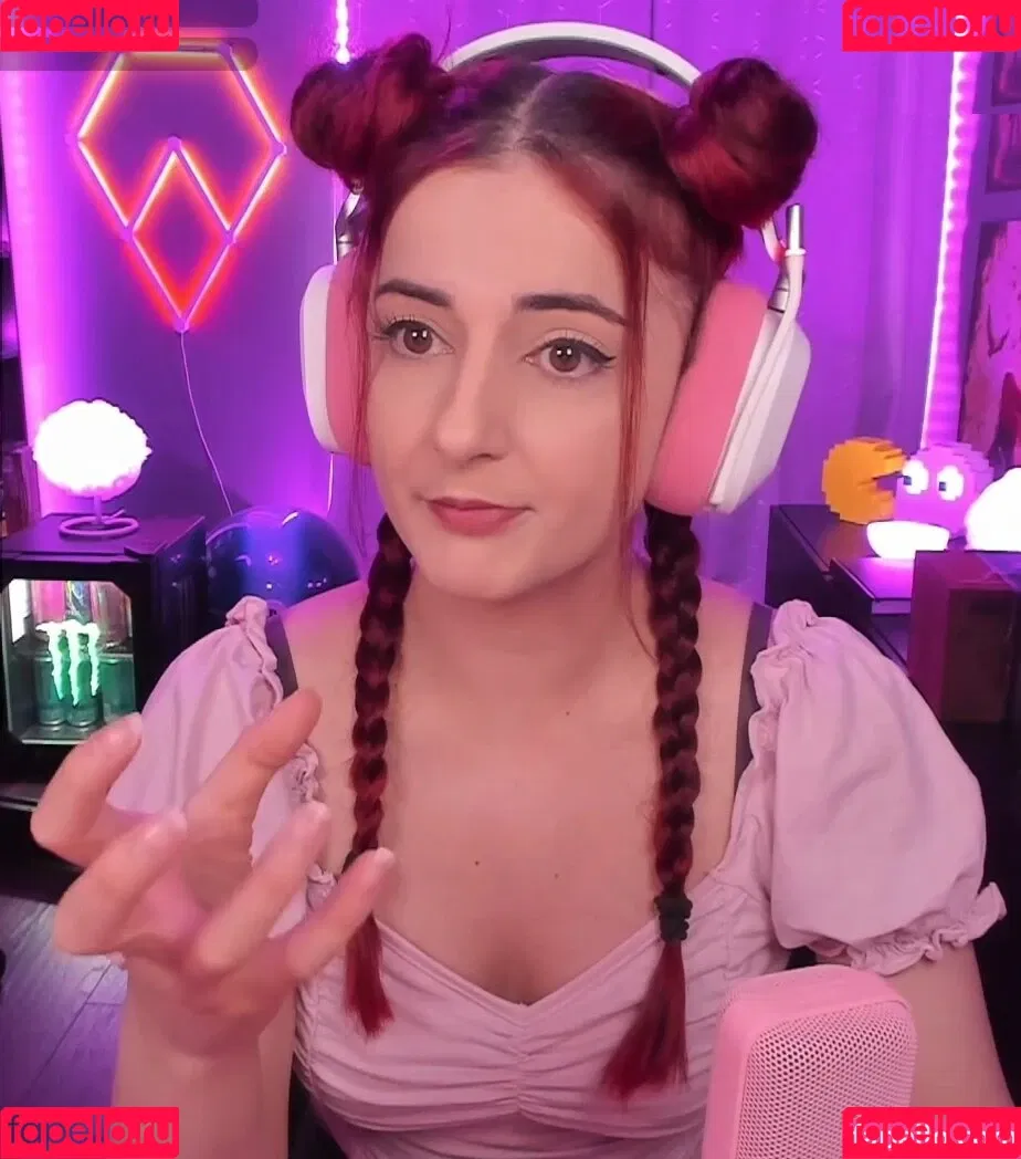 AnnieFuchsia Onlyfans Photo Gallery 