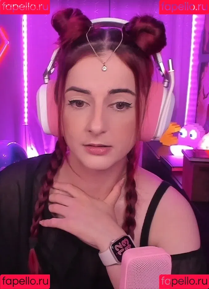 AnnieFuchsia Onlyfans Photo Gallery 