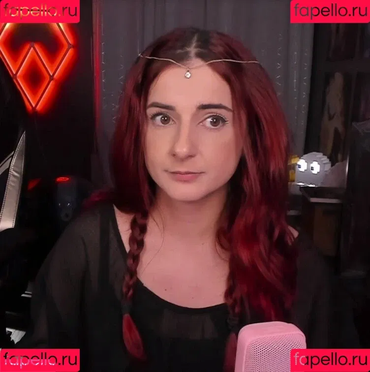 AnnieFuchsia Onlyfans Photo Gallery 
