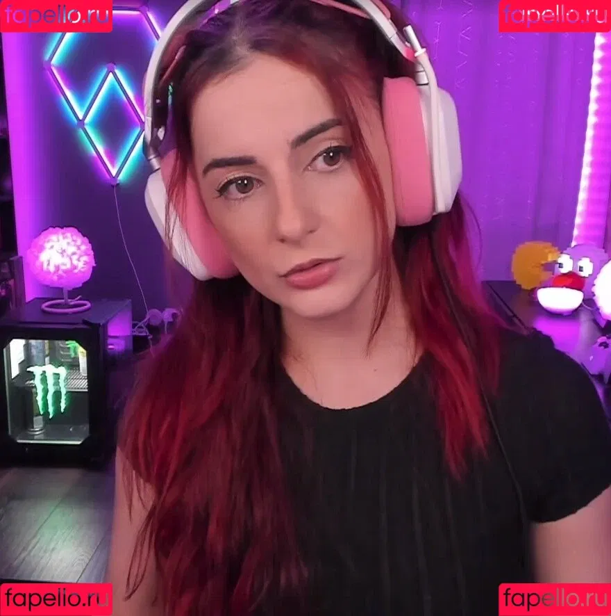 AnnieFuchsia Onlyfans Photo Gallery 