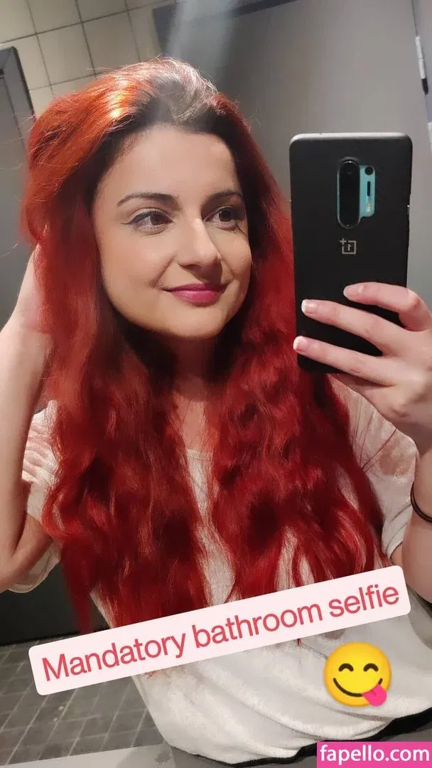 AnnieFuchsia Onlyfans Photo Gallery 