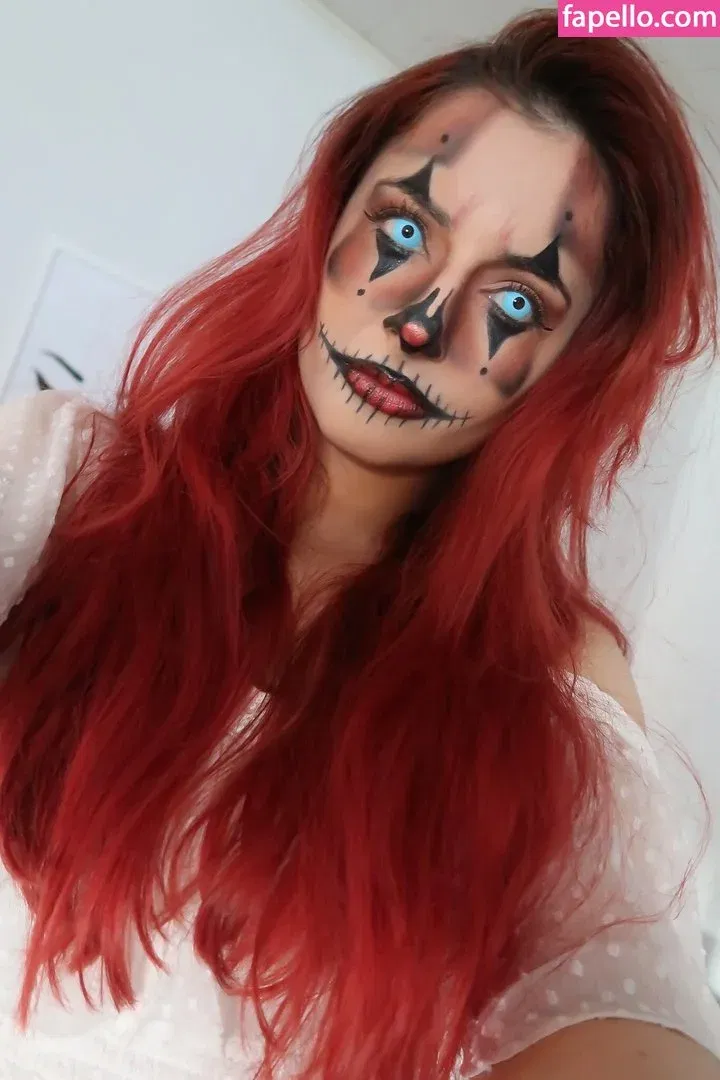 AnnieFuchsia Onlyfans Photo Gallery 