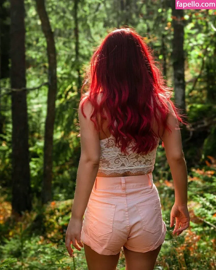 AnnieFuchsia Onlyfans Photo Gallery 