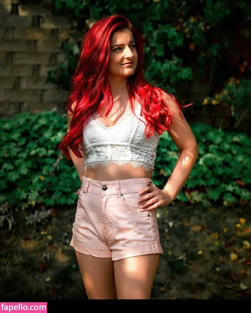 AnnieFuchsia Onlyfans Photo Gallery 