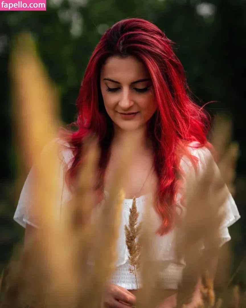 AnnieFuchsia Onlyfans Photo Gallery 