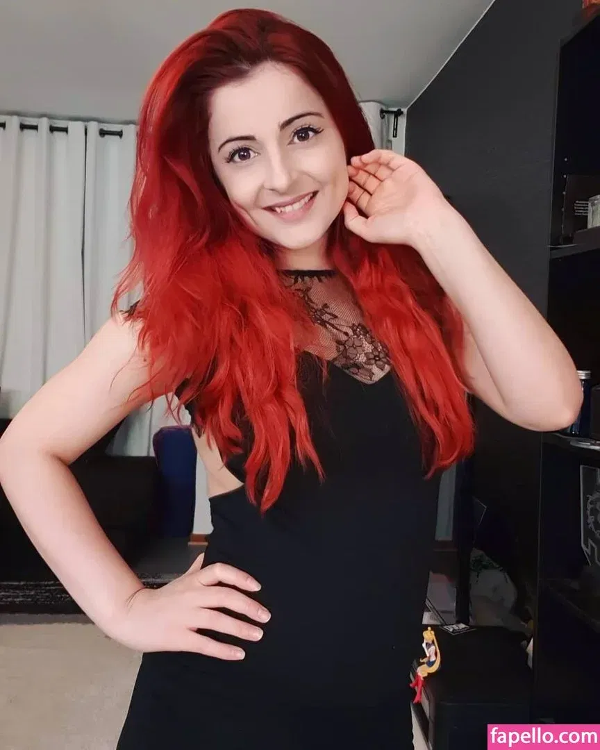 AnnieFuchsia Onlyfans Photo Gallery 