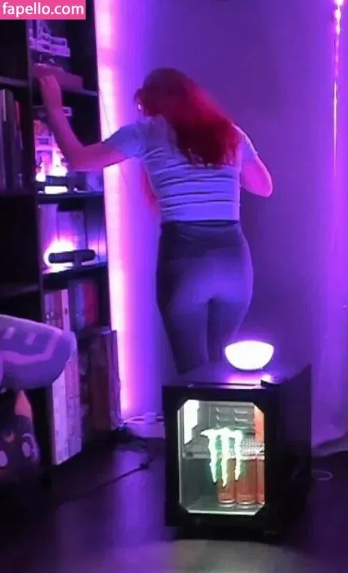 AnnieFuchsia Onlyfans Photo Gallery 