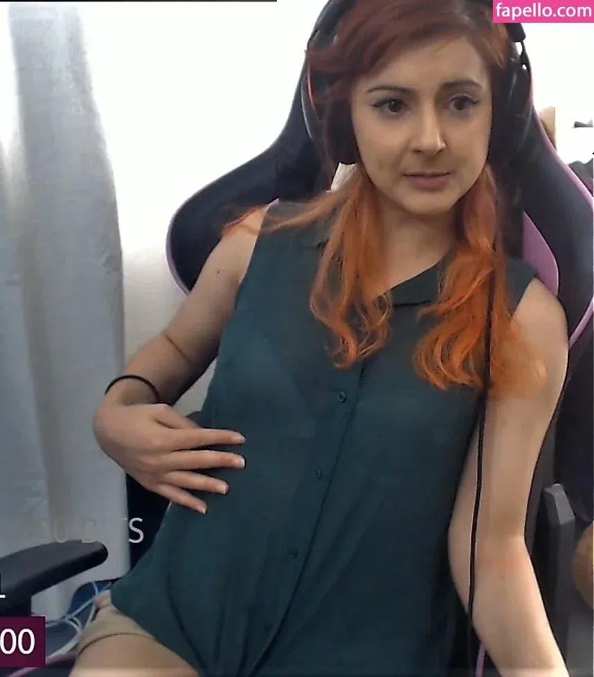 AnnieFuchsia Onlyfans Photo Gallery 