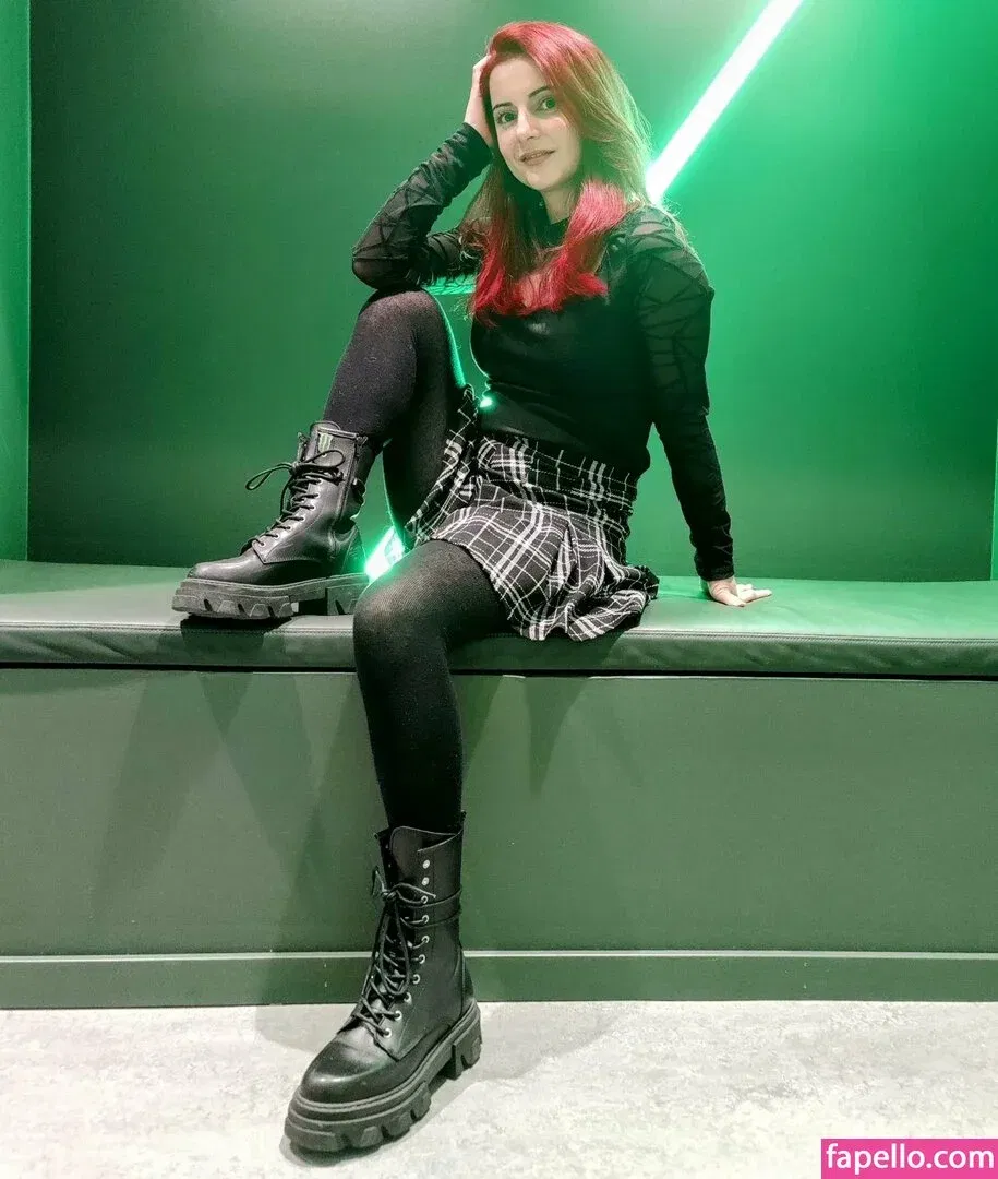 AnnieFuchsia Onlyfans Photo Gallery 