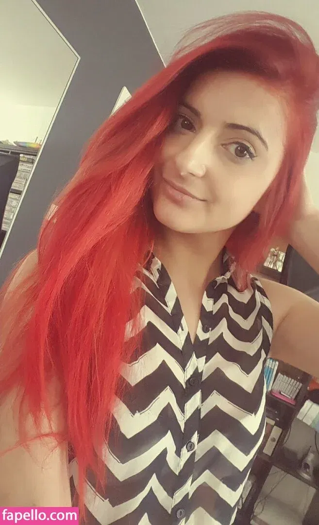 AnnieFuchsia Onlyfans Photo Gallery 